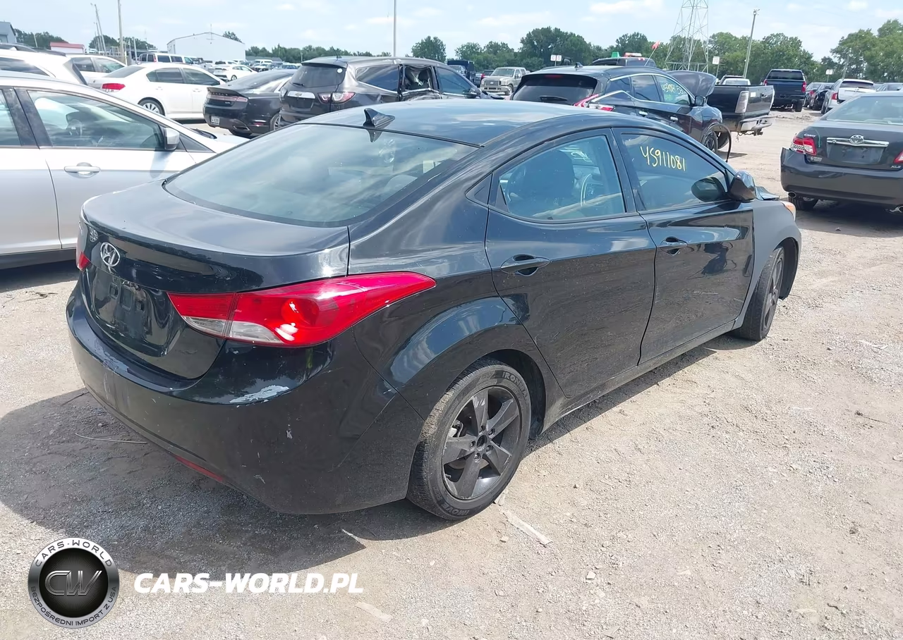 2013 Hyundai Elantra Gls VIN:5NPDH4AE9DH271319 - 4