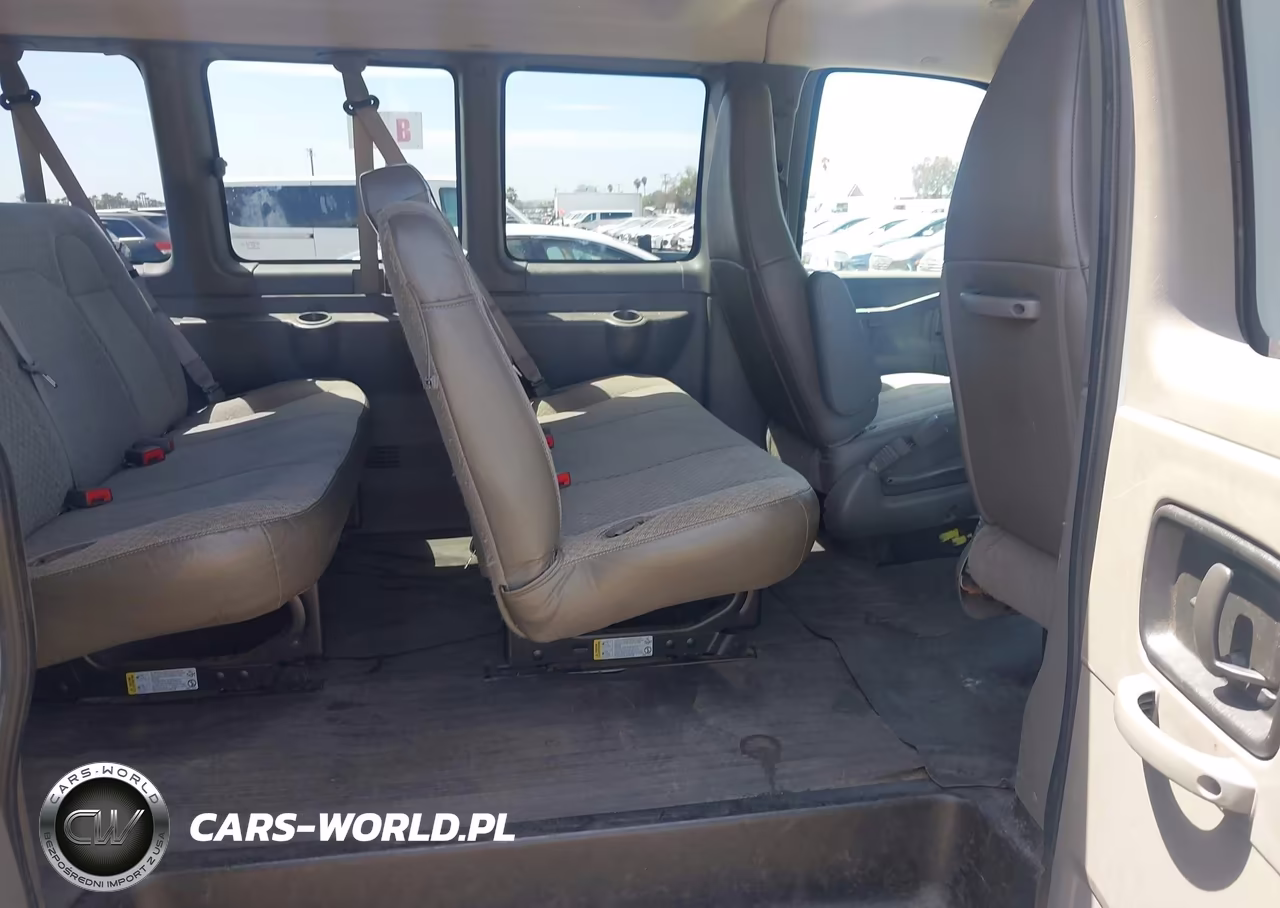 2018 Chevrolet Express 2500 Ls VIN:1GAWGEFG5J1281708 - 8