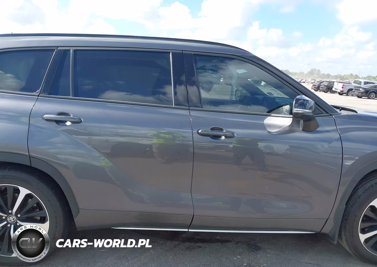 2022 Toyota Highlander Xse VIN:5TDLZRAHXNS131694 - 13