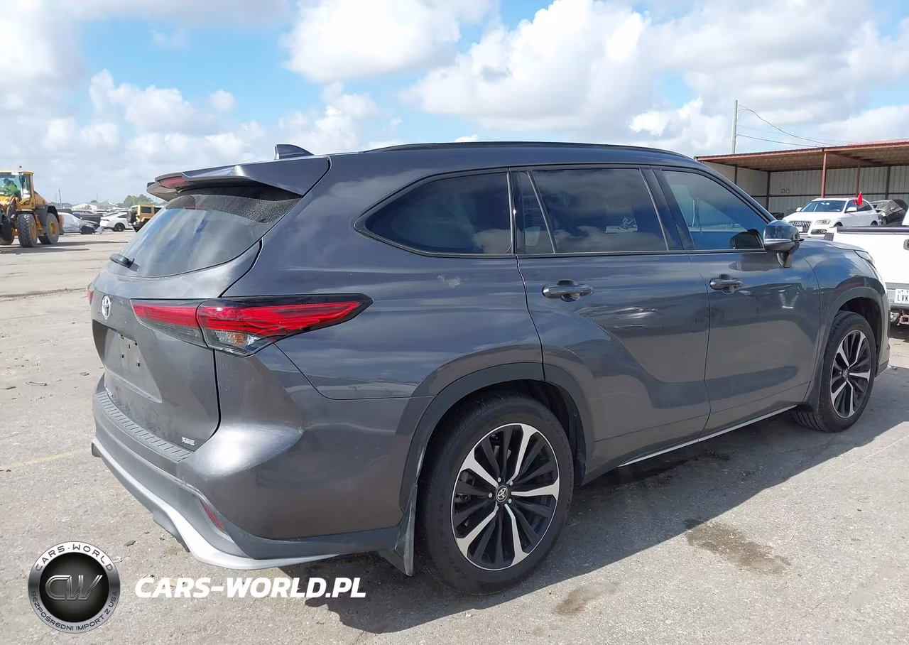 2022 Toyota Highlander Xse VIN:5TDLZRAHXNS131694 - 4
