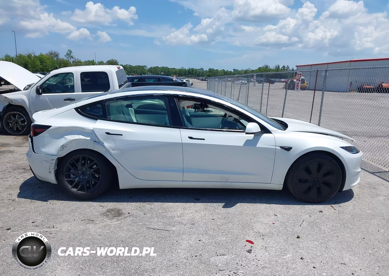 2025 Tesla Model 3 Long Range Rear-Wheel Drive-Standard Rear-Wheel Drive VIN:5YJ3E1EA1SF020848 - 12