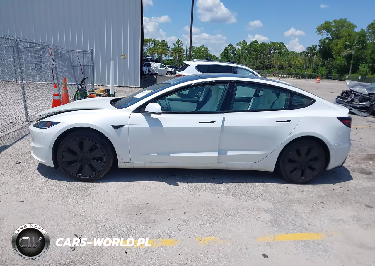 2025 Tesla Model 3 Long Range Rear-Wheel Drive-Standard Rear-Wheel Drive VIN:5YJ3E1EA1SF020848 - 13