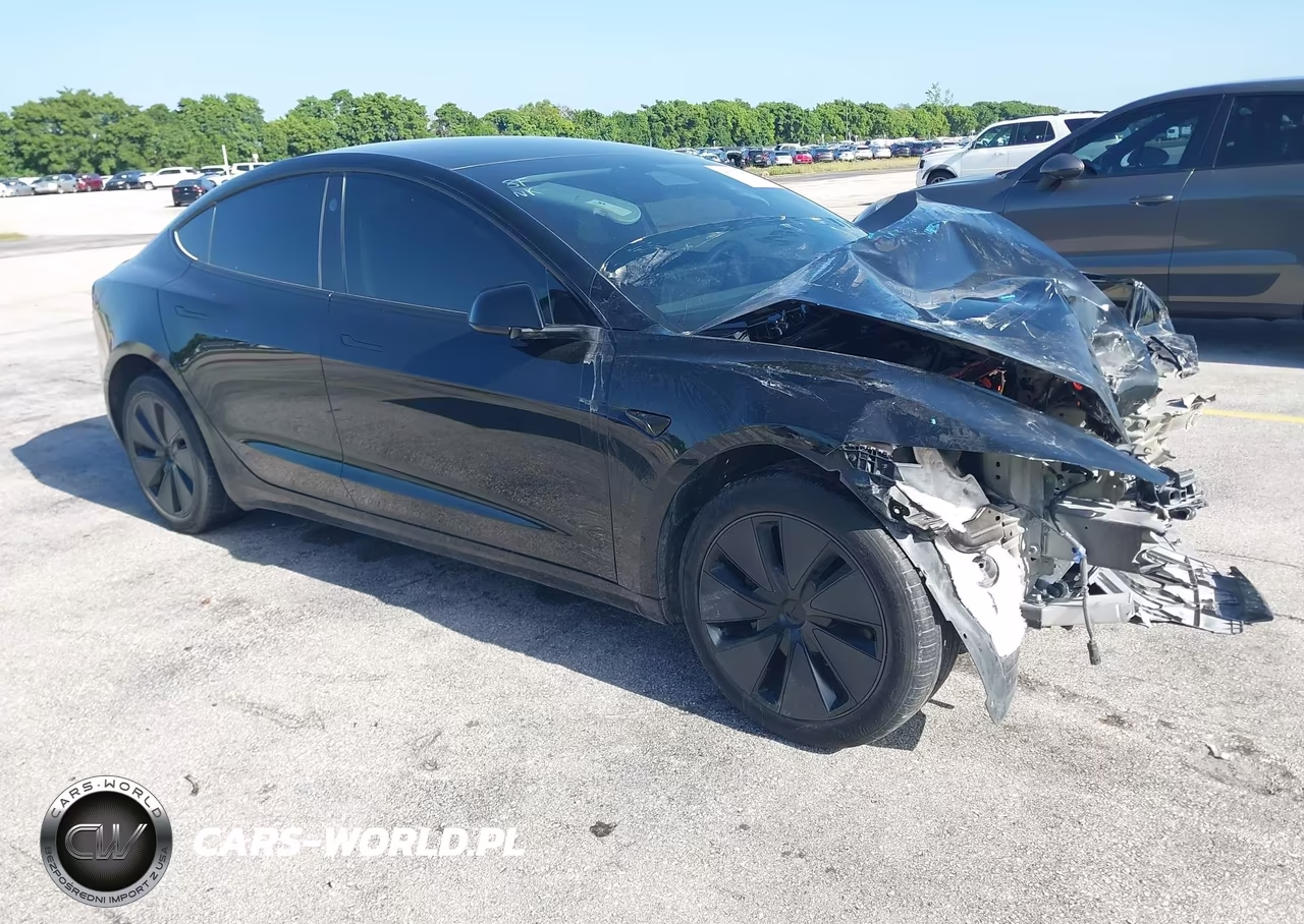 2025 Tesla Model 3 – zdjęcie 1 z 17