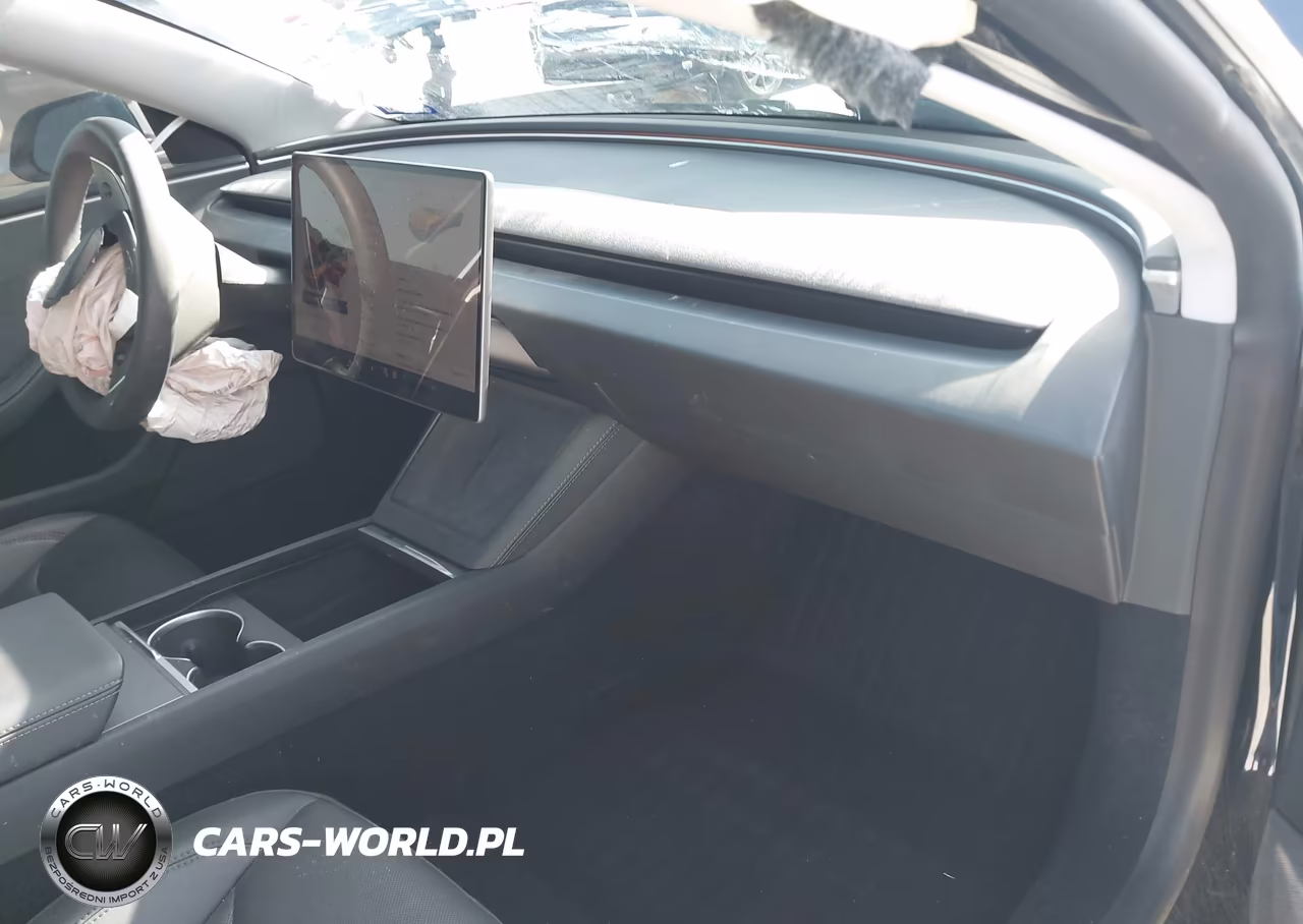 2025 Tesla Model 3 VIN:5YJ3E1EA0SF981117 - 5