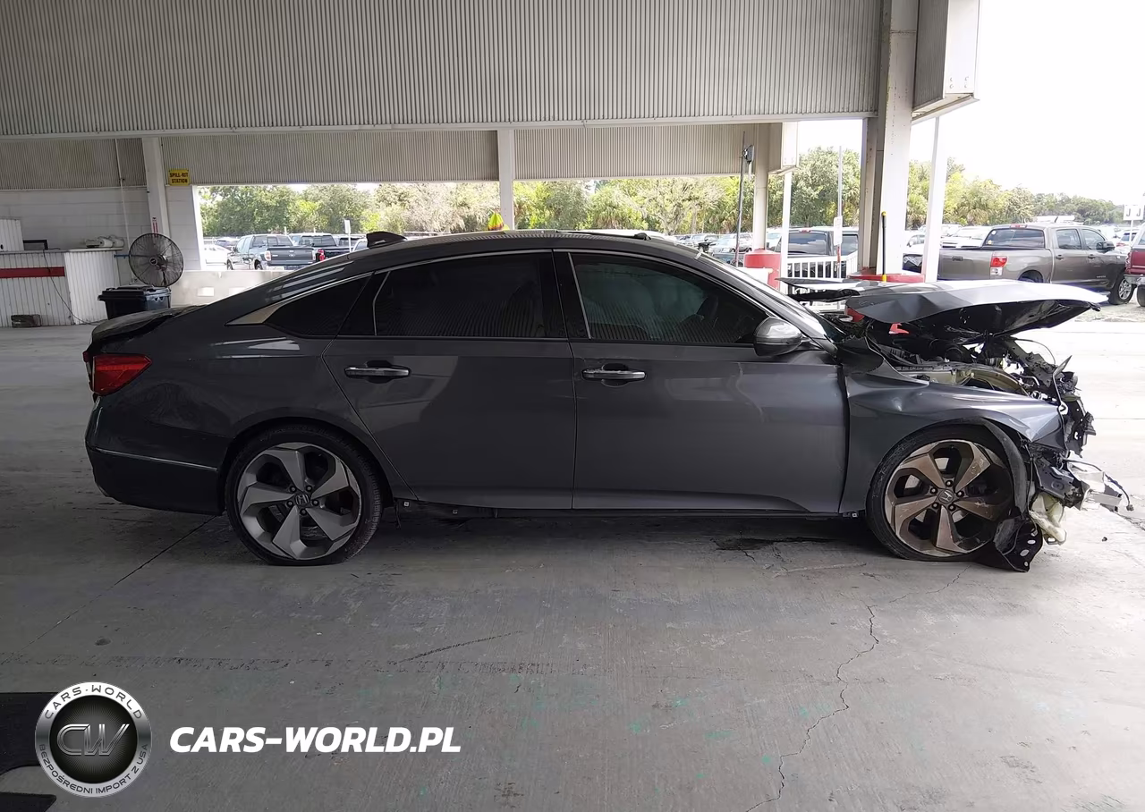 2018 Honda Accord Touring VIN:1HGCV1F90JA056110 - 13