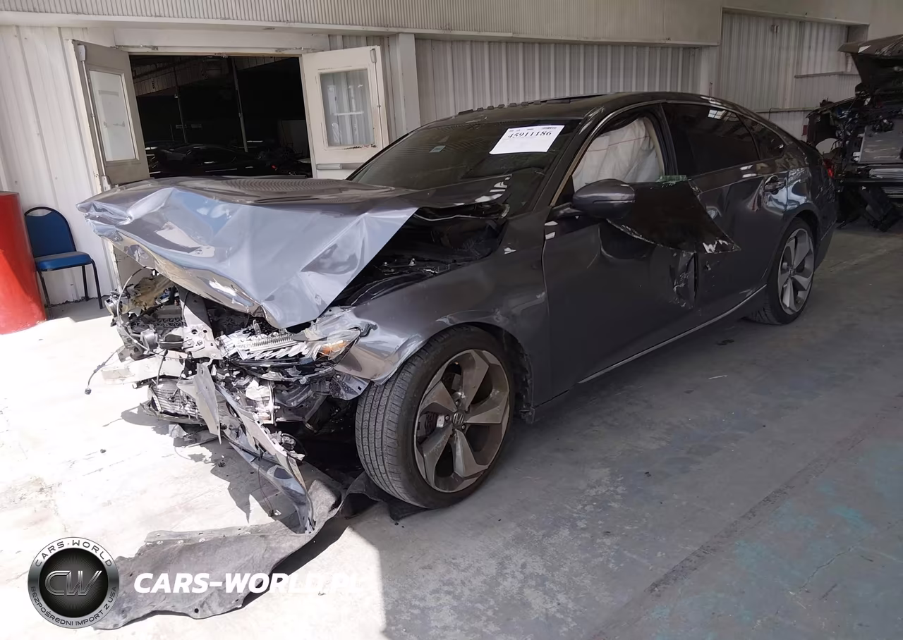 2018 Honda Accord Touring VIN:1HGCV1F90JA056110 - 2