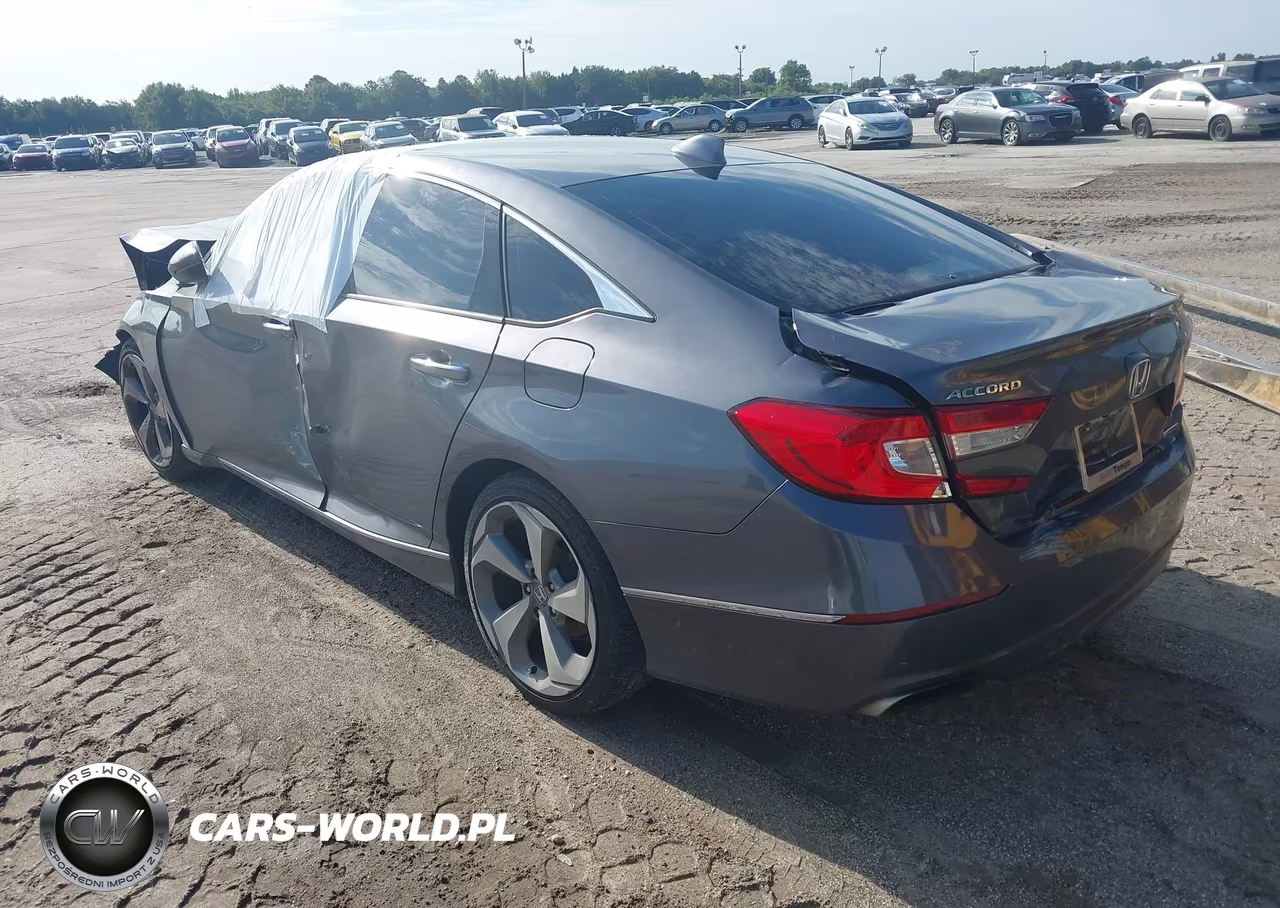 2018 Honda Accord Touring VIN:1HGCV1F90JA056110 - 3
