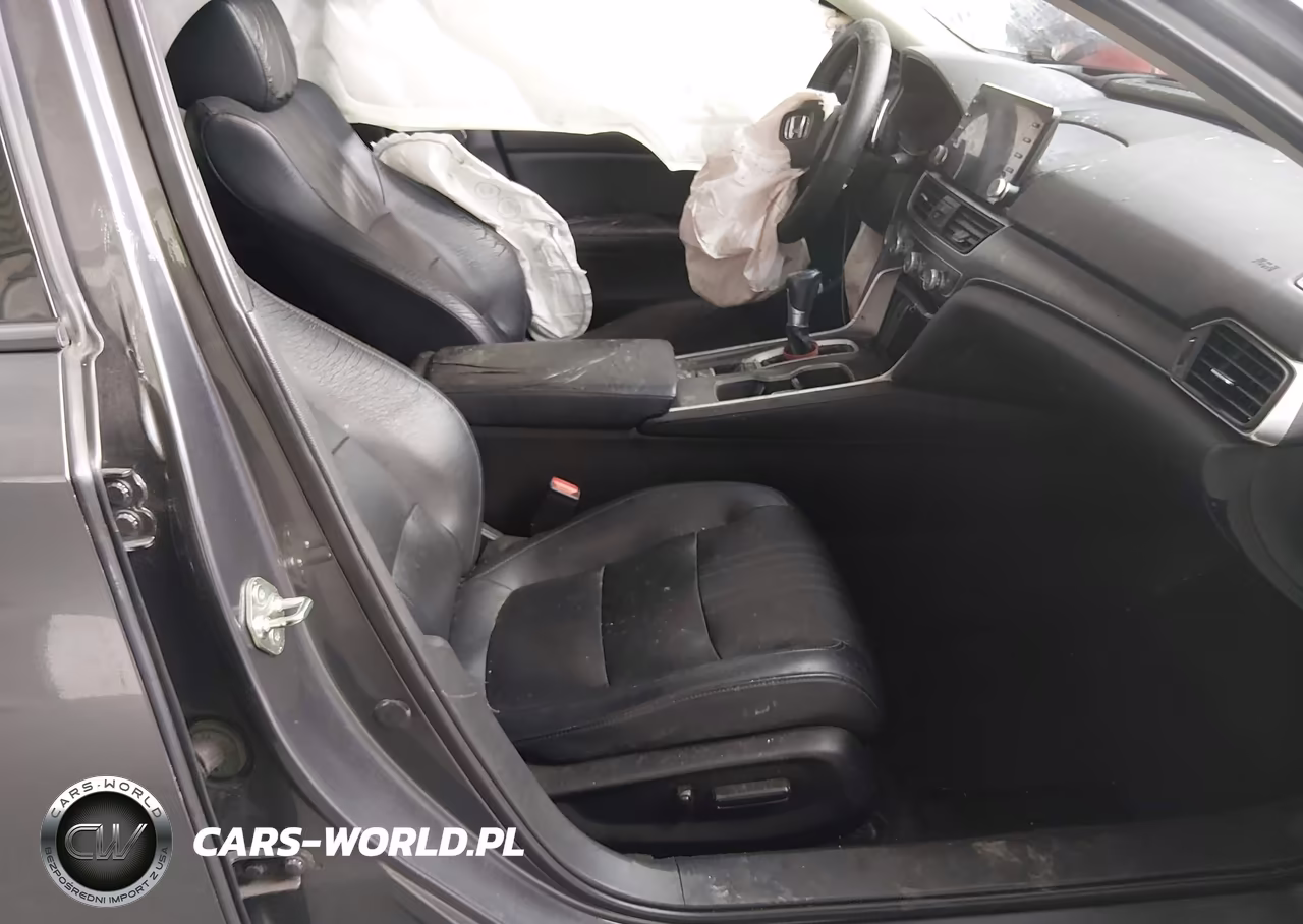 2018 Honda Accord Touring VIN:1HGCV1F90JA056110 - 5