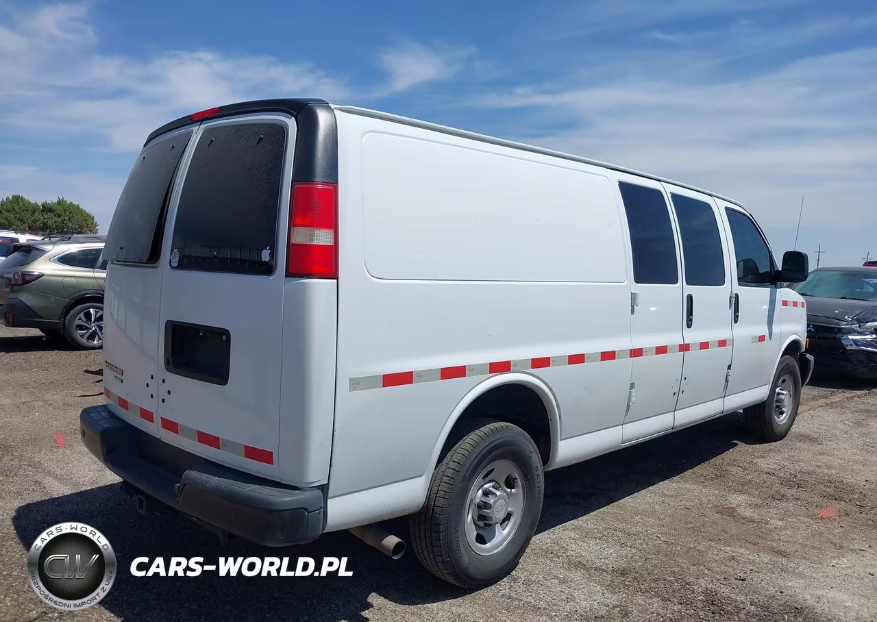 2015 Chevrolet Express 3500 Work Van VIN:1GCZGUCG5F1149834 - 4
