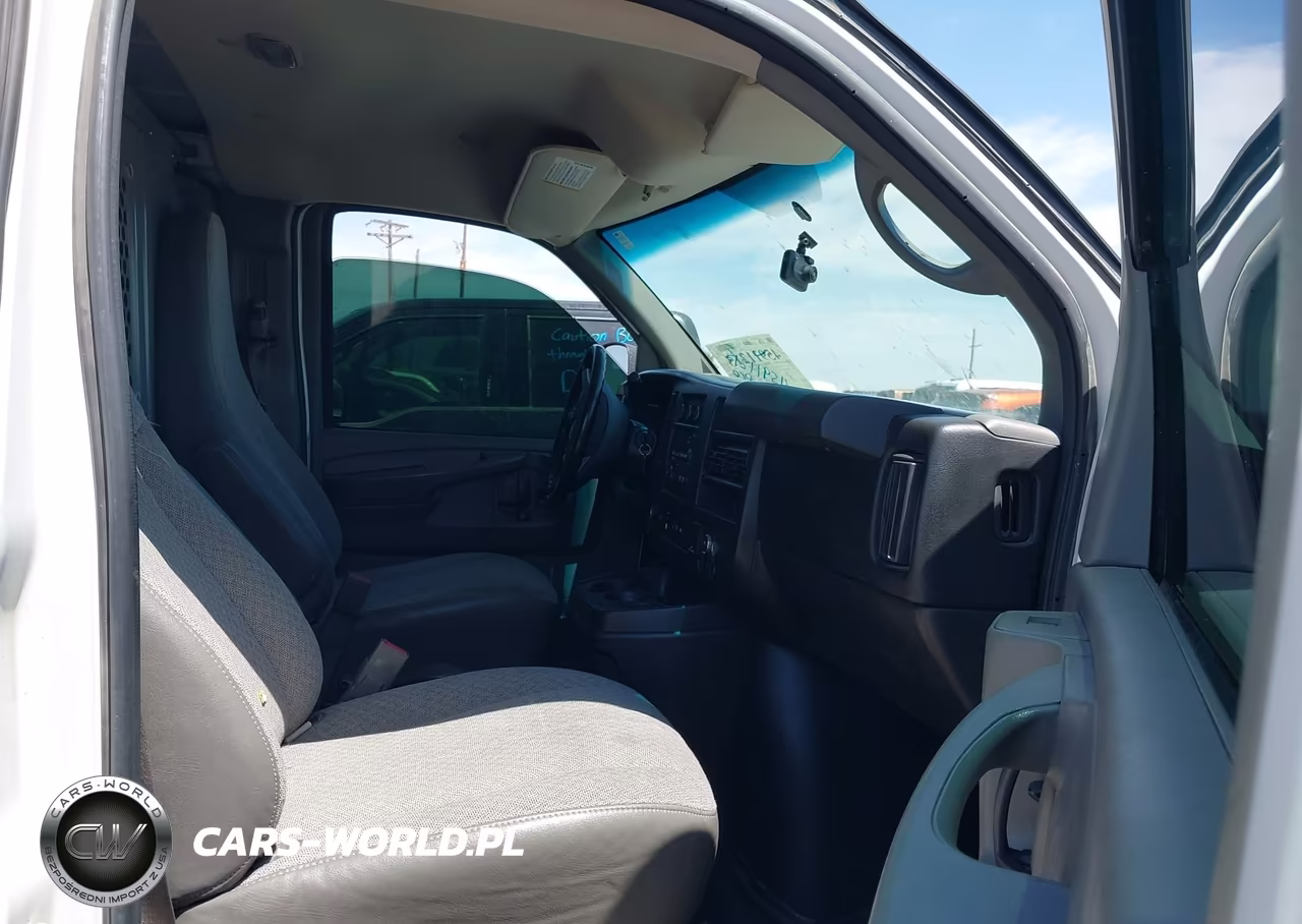 2015 Chevrolet Express 3500 Work Van VIN:1GCZGUCG5F1149834 - 5
