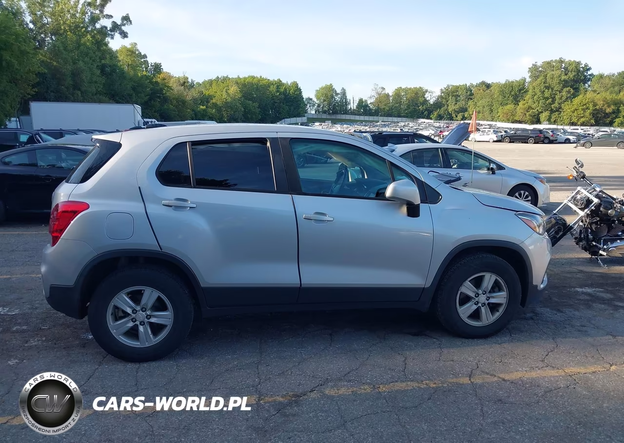 2020 Chevrolet Trax Awd Ls VIN:3GNCJNSBXLL125771 - 13