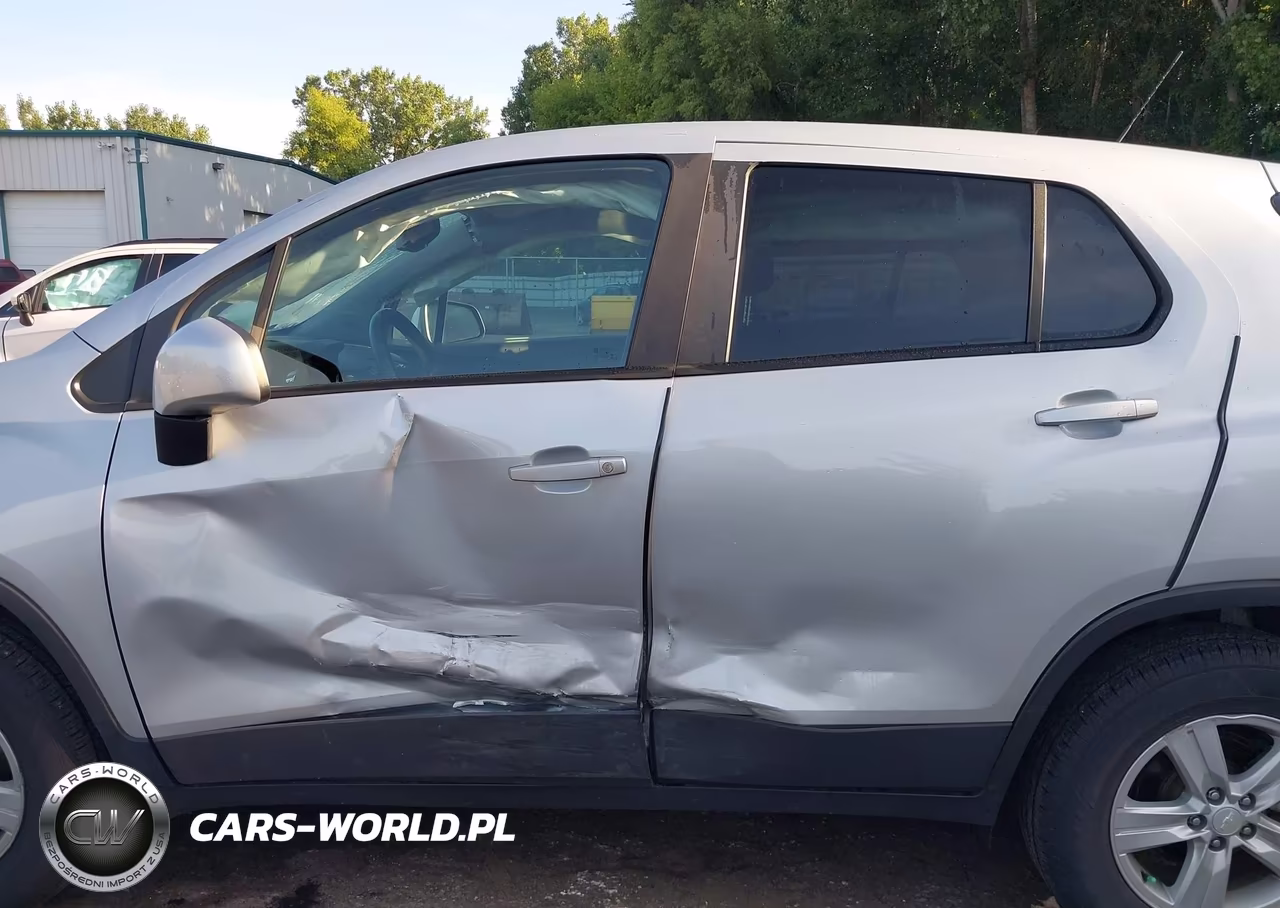 2020 Chevrolet Trax Awd Ls VIN:3GNCJNSBXLL125771 - 6