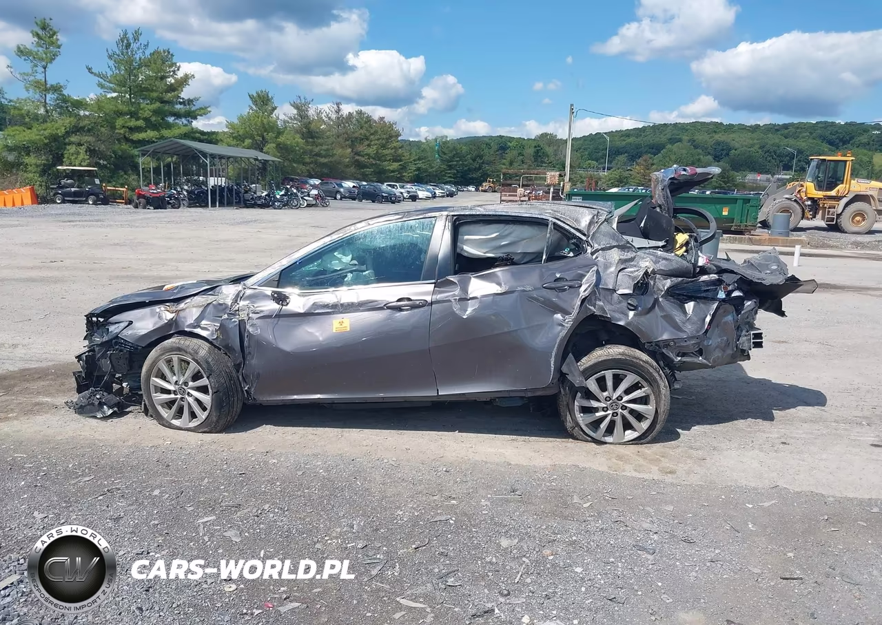2022 Toyota Camry Le VIN:4T1C11AK1NU663671 - 13