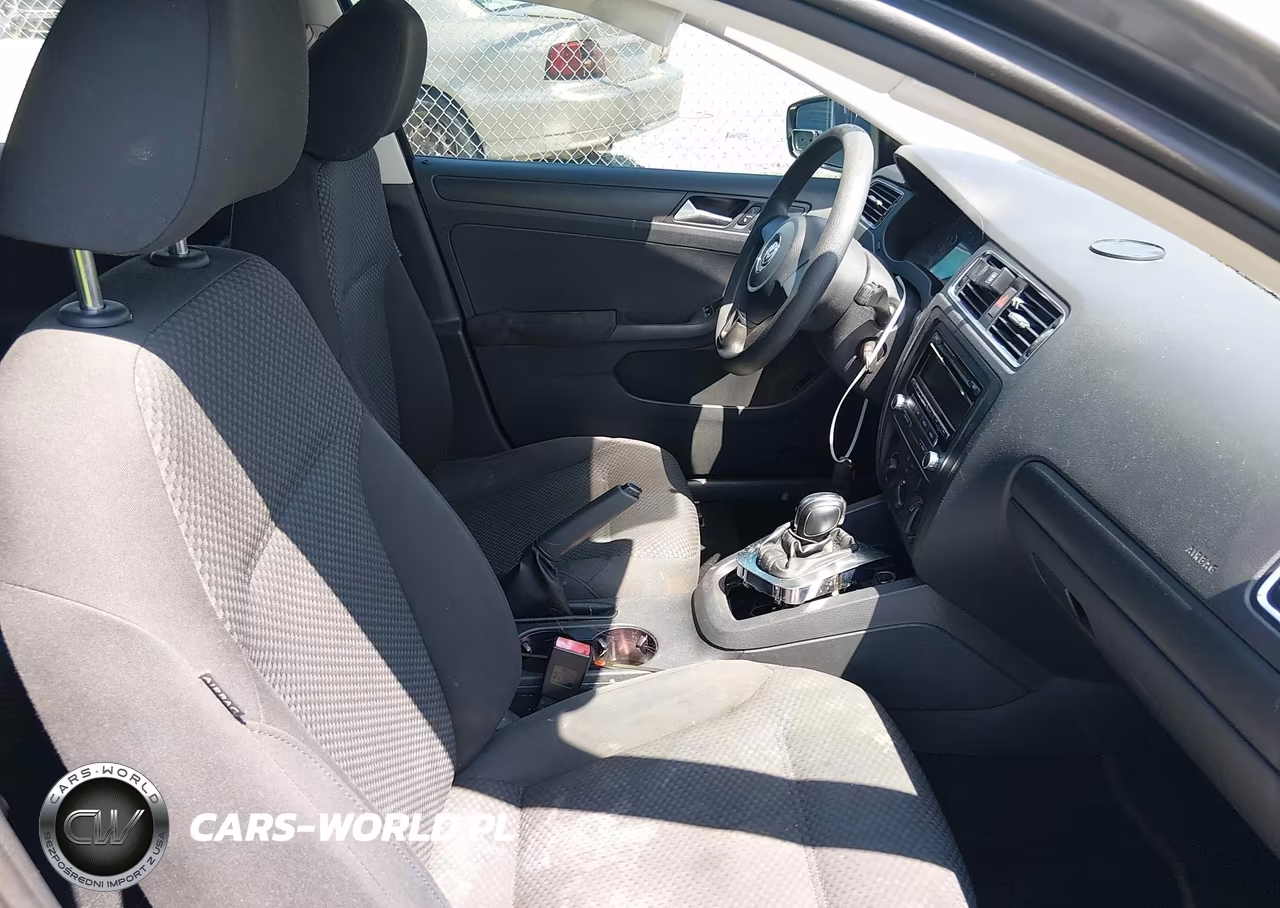 2012 Volkswagen Jetta 2.0L S VIN:3VW2K7AJ6CM411811 - 5