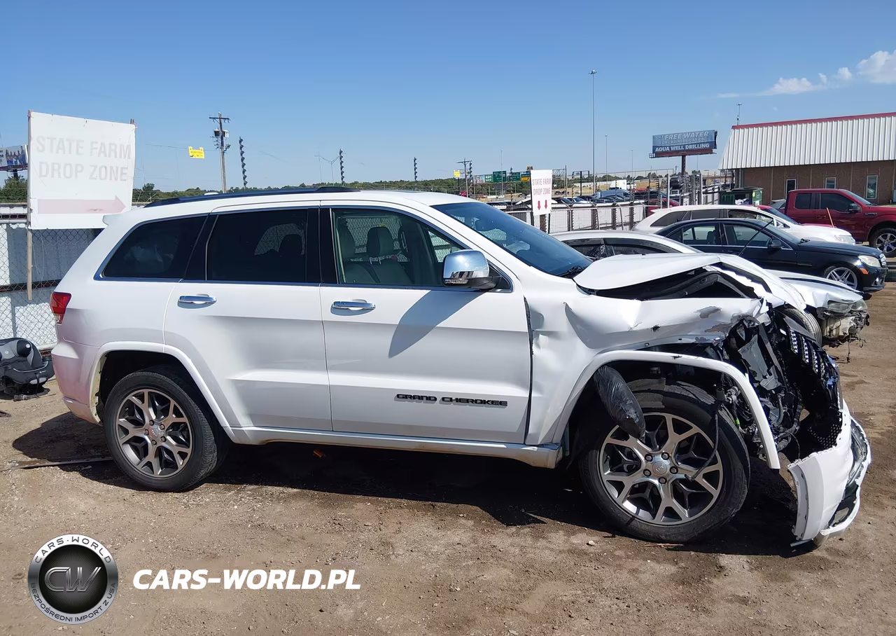 2020 Jeep Grand Cherokee Overland 4X4 VIN:1C4RJFCG9LC375890 - 13