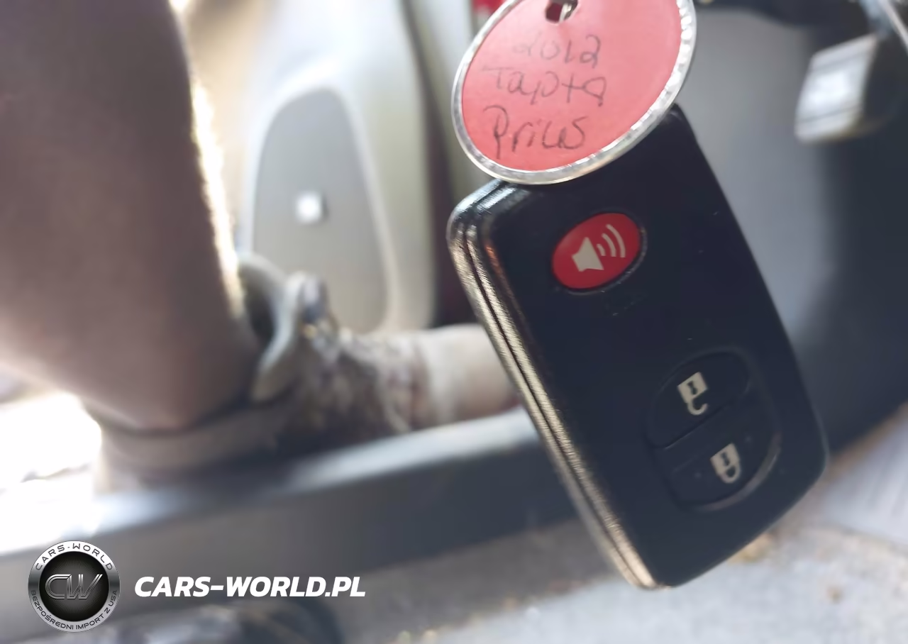 2012 Toyota Prius Four VIN:JTDKN3DU6C5473269 - 11