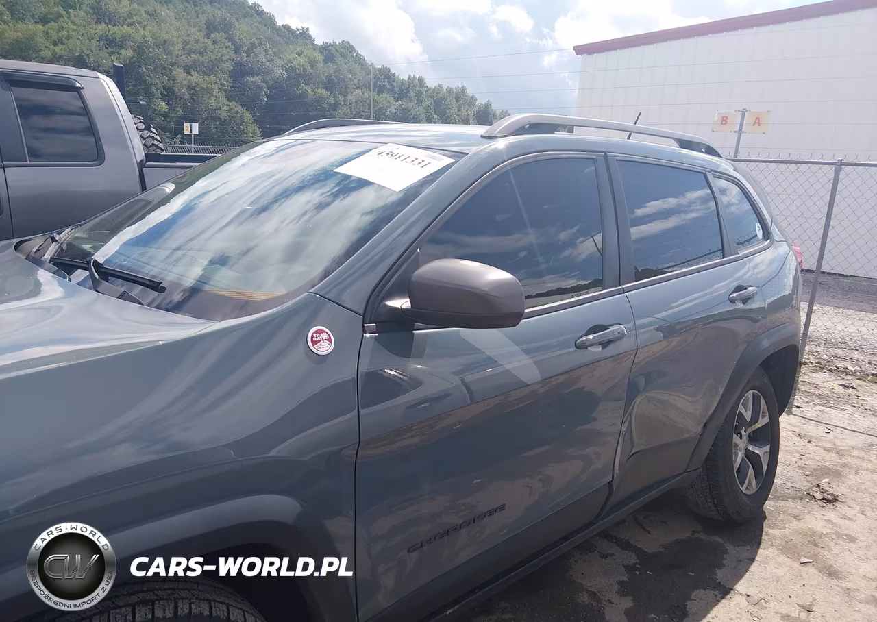 2015 Jeep Cherokee Trailhawk VIN:1C4PJMBS8FW650444 - 14