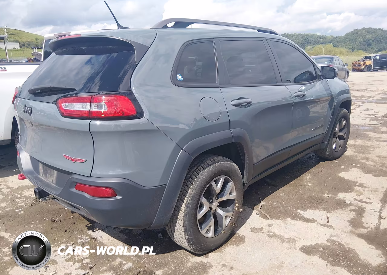 2015 Jeep Cherokee Trailhawk VIN:1C4PJMBS8FW650444 - 4