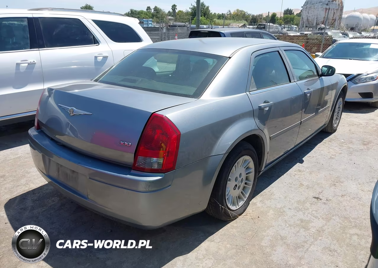 2006 Chrysler 300 VIN:2C3KA43RX6H212193 - 4