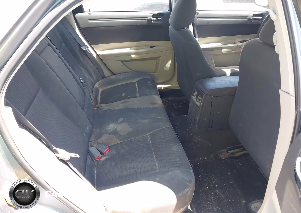 2006 Chrysler 300 VIN:2C3KA43RX6H212193 - 8