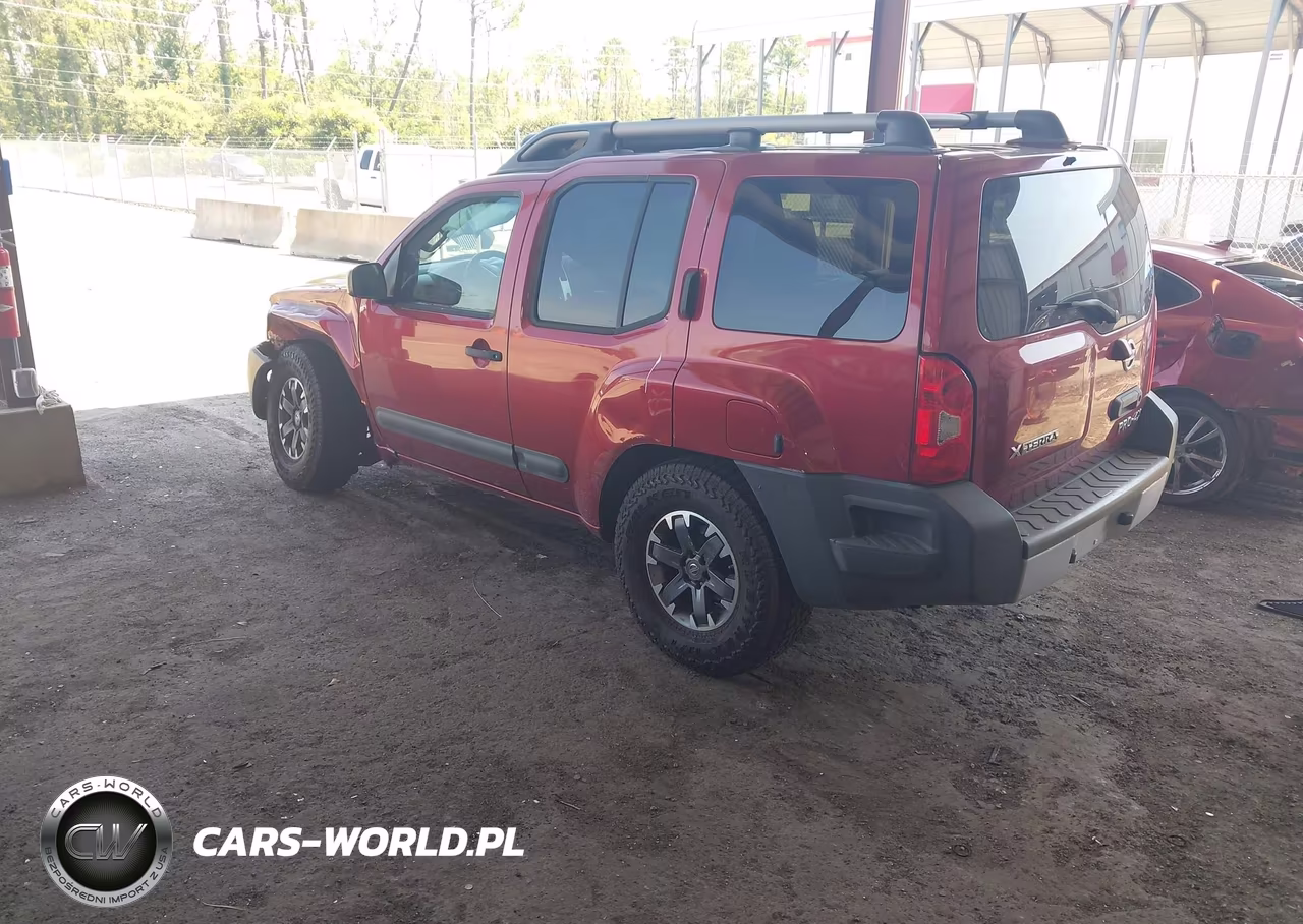 2015 Nissan Xterra Pro-4X VIN:5N1AN0NW5FN660738 - 3