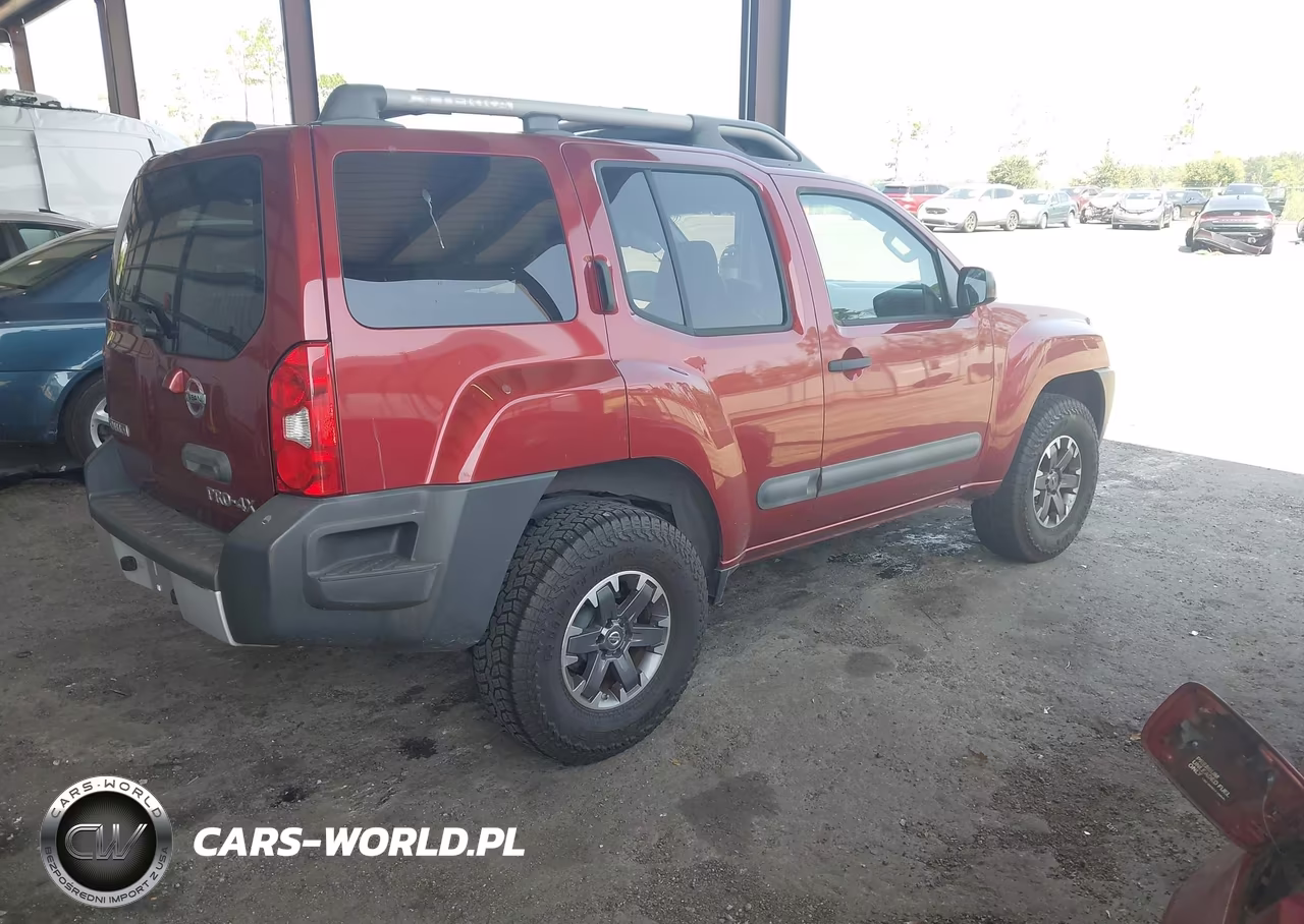 2015 Nissan Xterra Pro-4X VIN:5N1AN0NW5FN660738 - 4