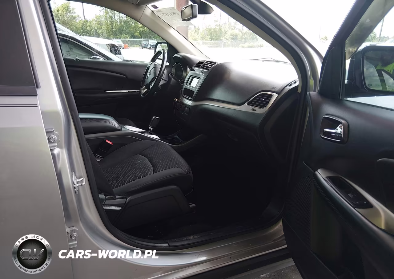 2019 Dodge Journey Se VIN:3C4PDCBB7KT820830 - 5
