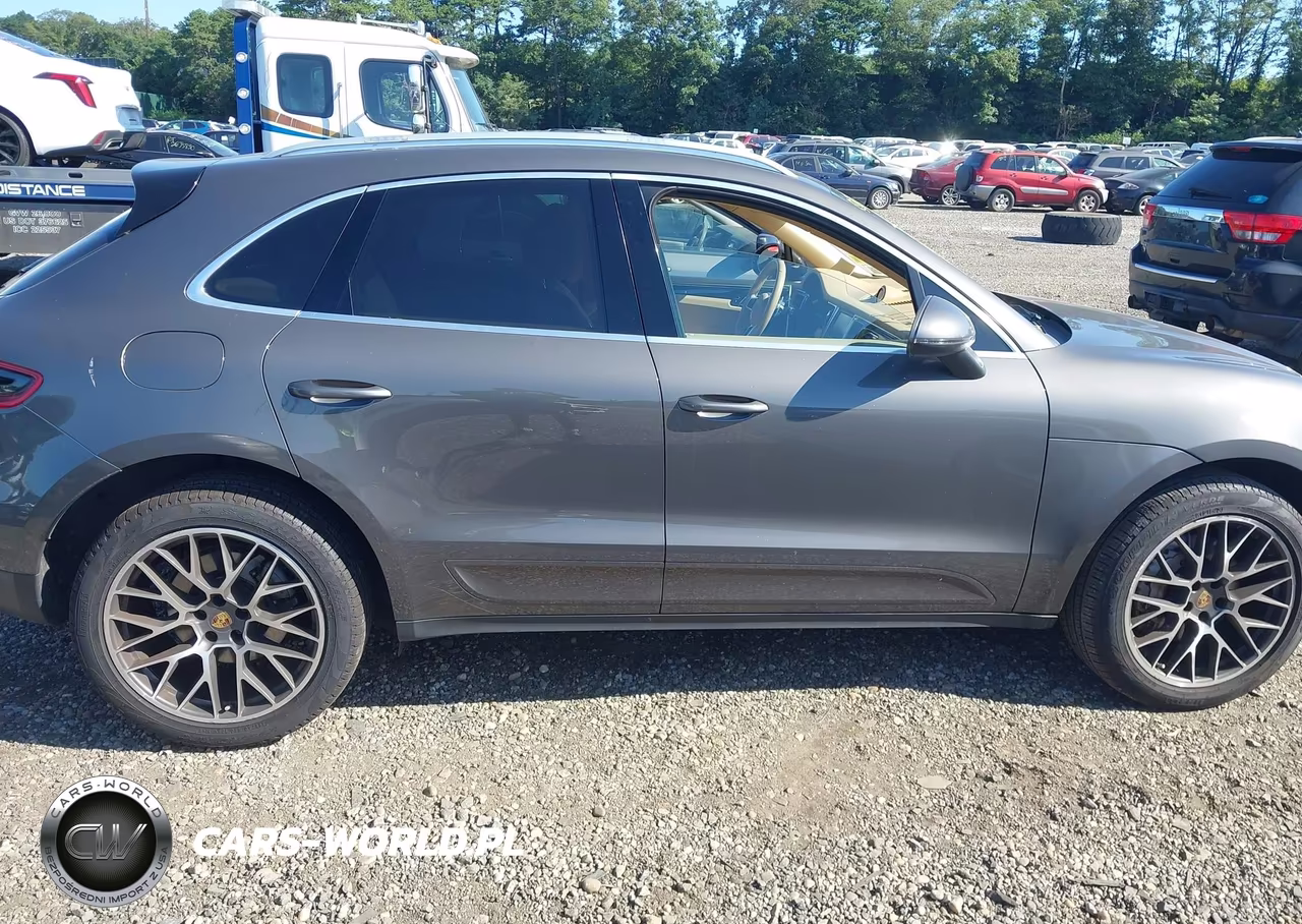 2016 Porsche Macan S VIN:WP1AB2A55GLB55624 - 13