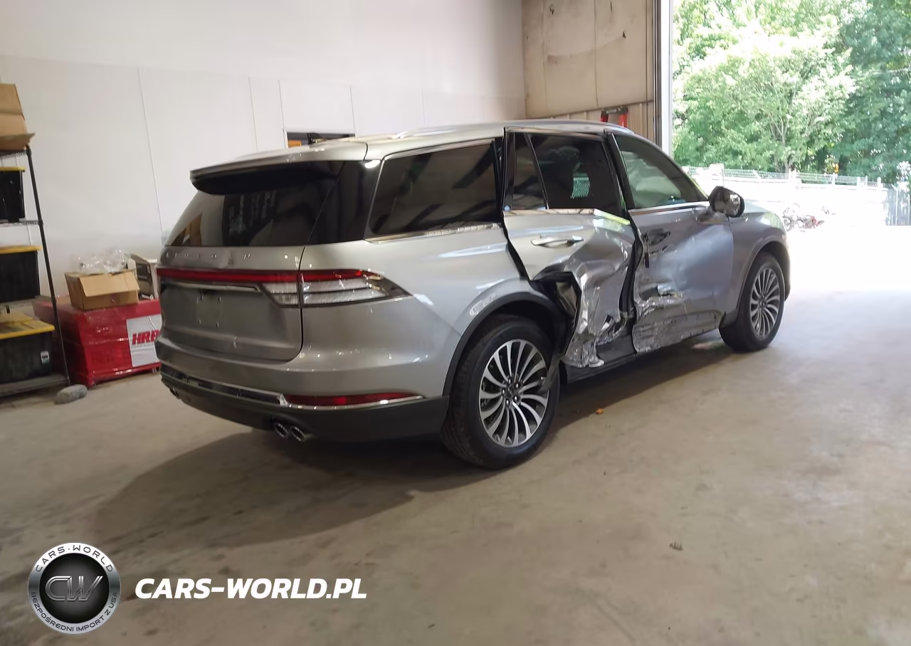 2021 Lincoln Aviator Reserve VIN:5LM5J7XC8MGL03447 - 4