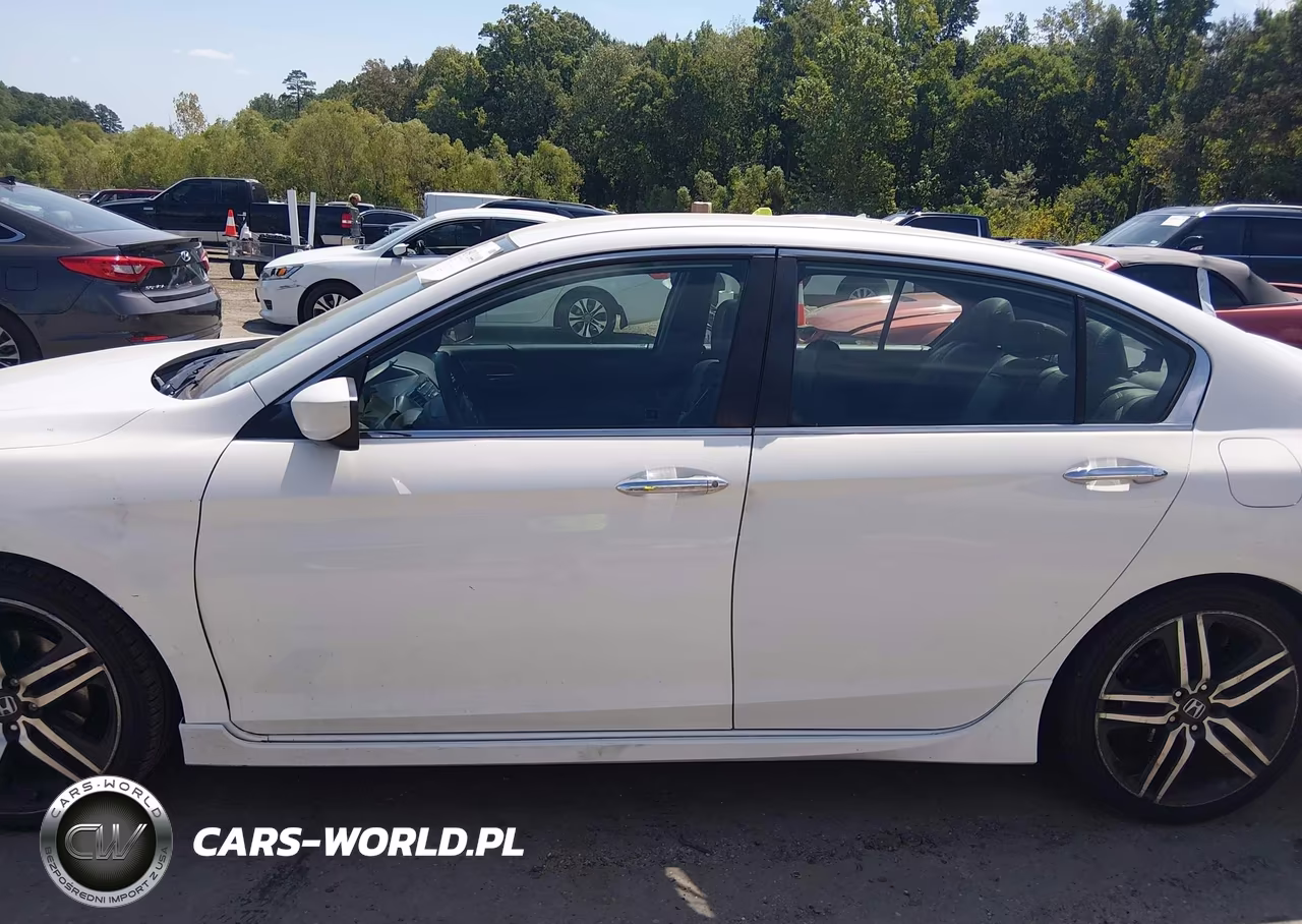 2017 Honda Accord Sport VIN:1HGCR2F52HA026866 - 14