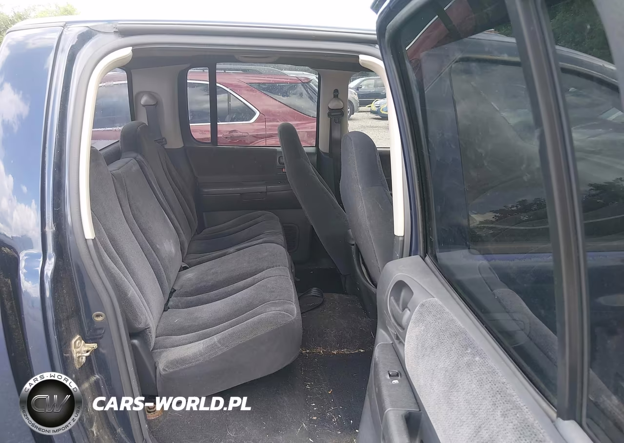 2002 Dodge Dakota Sport VIN:1B7HG38N82S646233 - 8