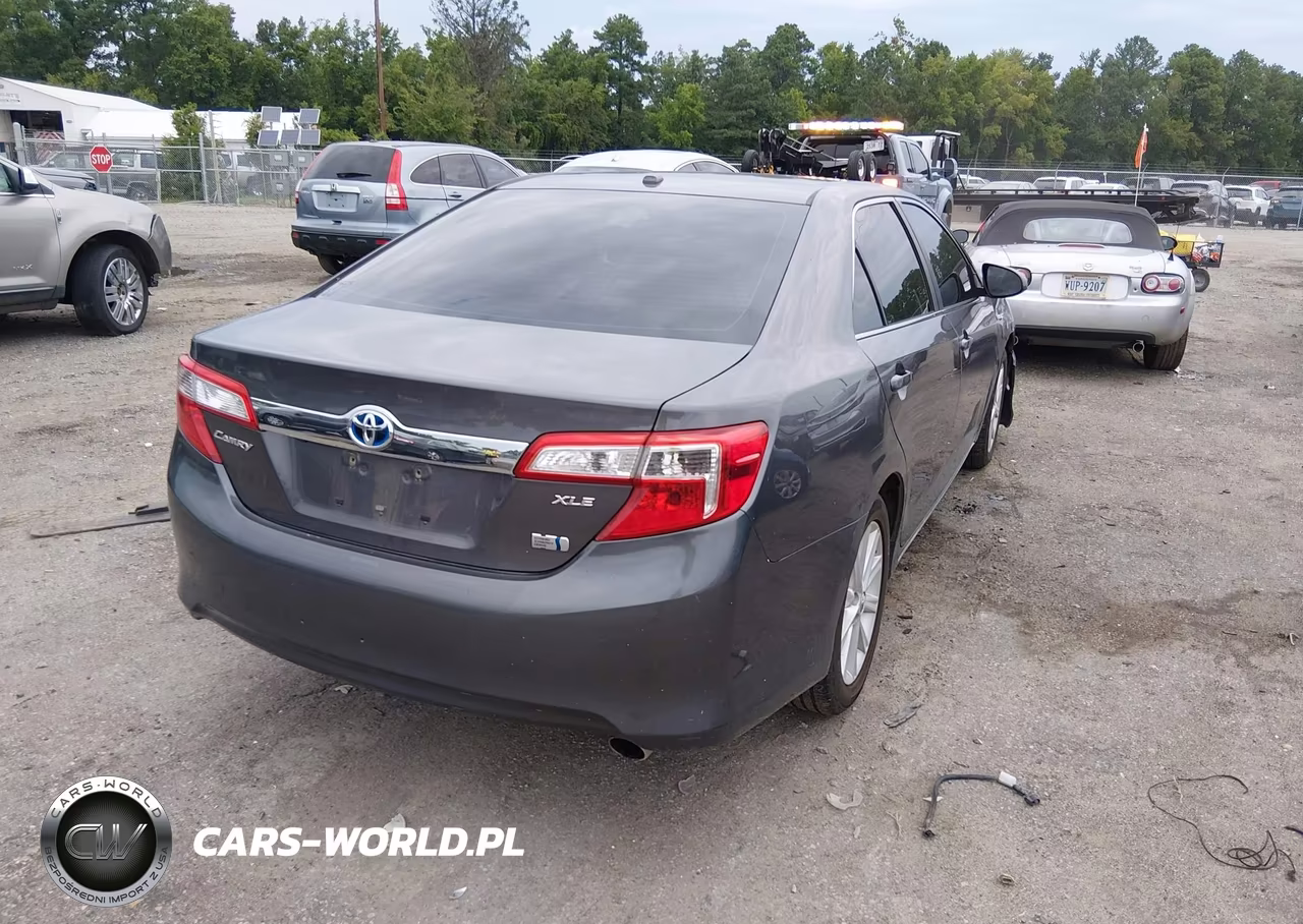 2014 Toyota Camry Hybrid Xle VIN:4T1BD1FK0EU126477 - 4