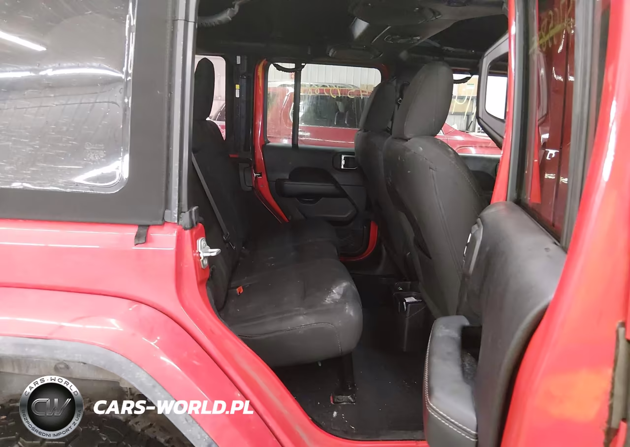 2018 Jeep Wrangler Unlimited Sahara VIN:1C4HJXEG2JW291808 - 8
