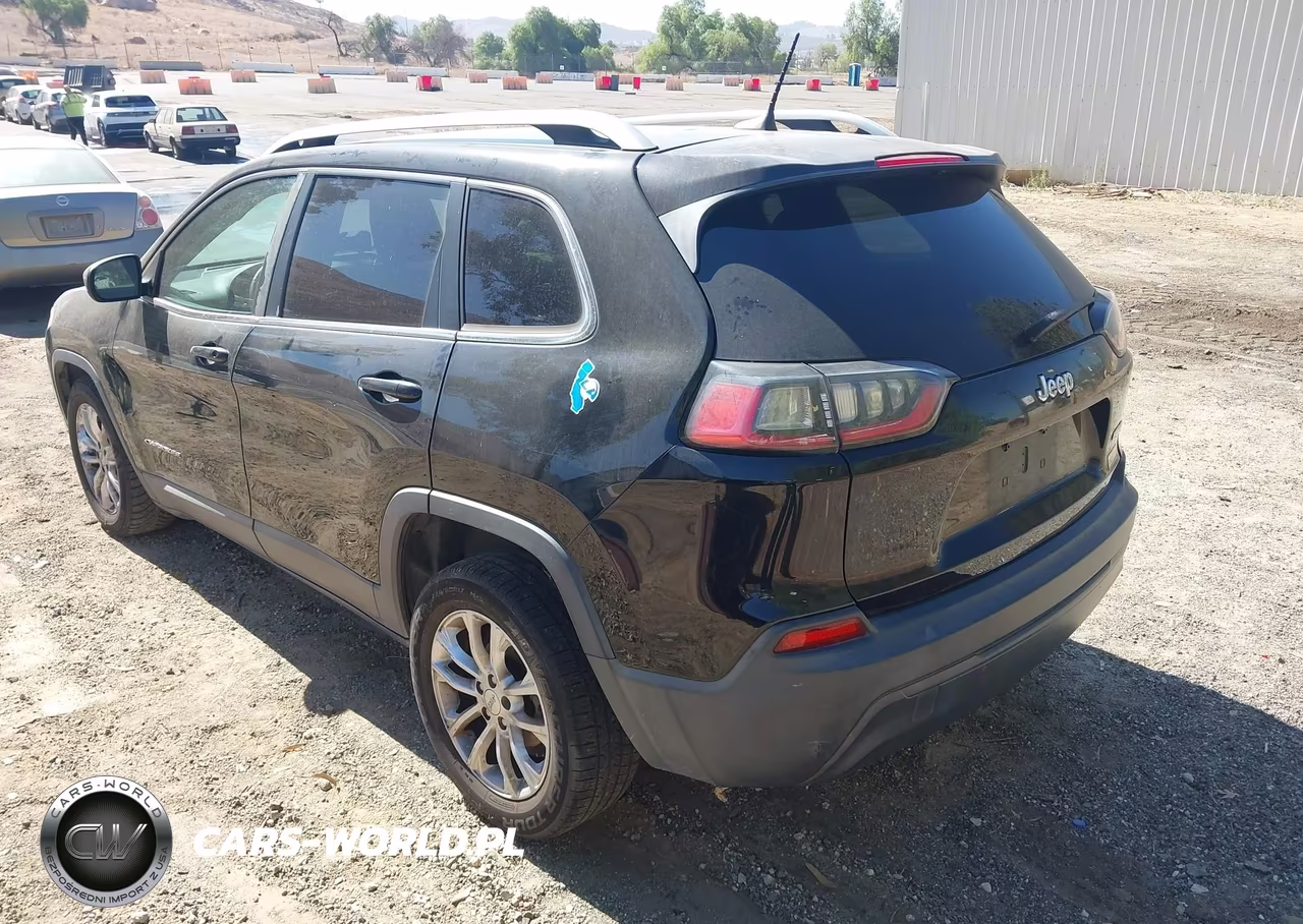 2019 Jeep Cherokee Latitude Fwd VIN:1C4PJLCB2KD134580 - 3