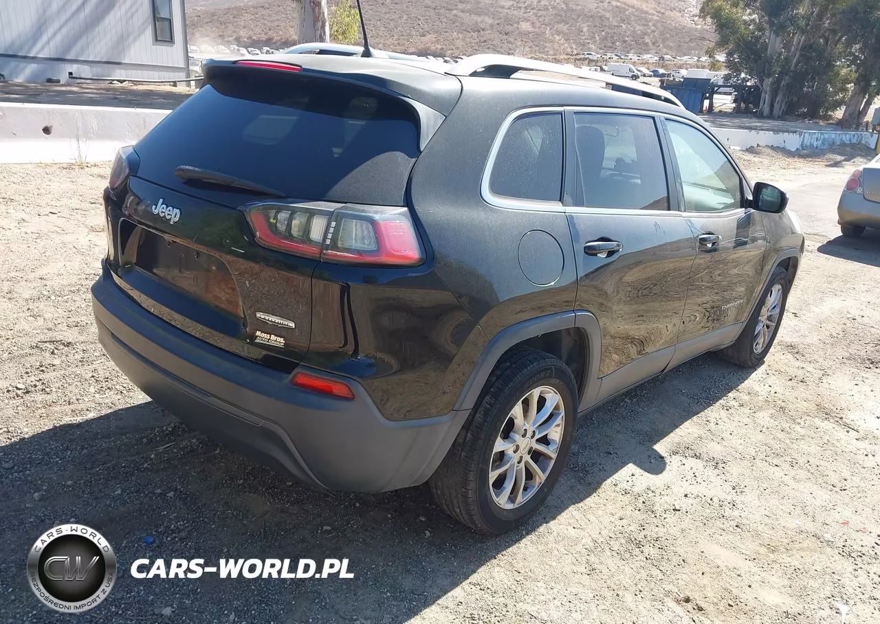 2019 Jeep Cherokee Latitude Fwd VIN:1C4PJLCB2KD134580 - 4