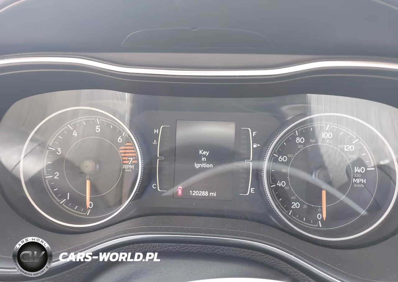 2019 Jeep Cherokee Latitude Fwd VIN:1C4PJLCB2KD134580 - 7