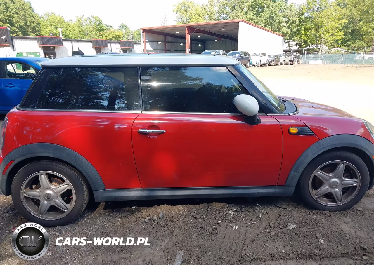2008 Mini Cooper Hardtop VIN:WMWMF33518TT59891 - 13