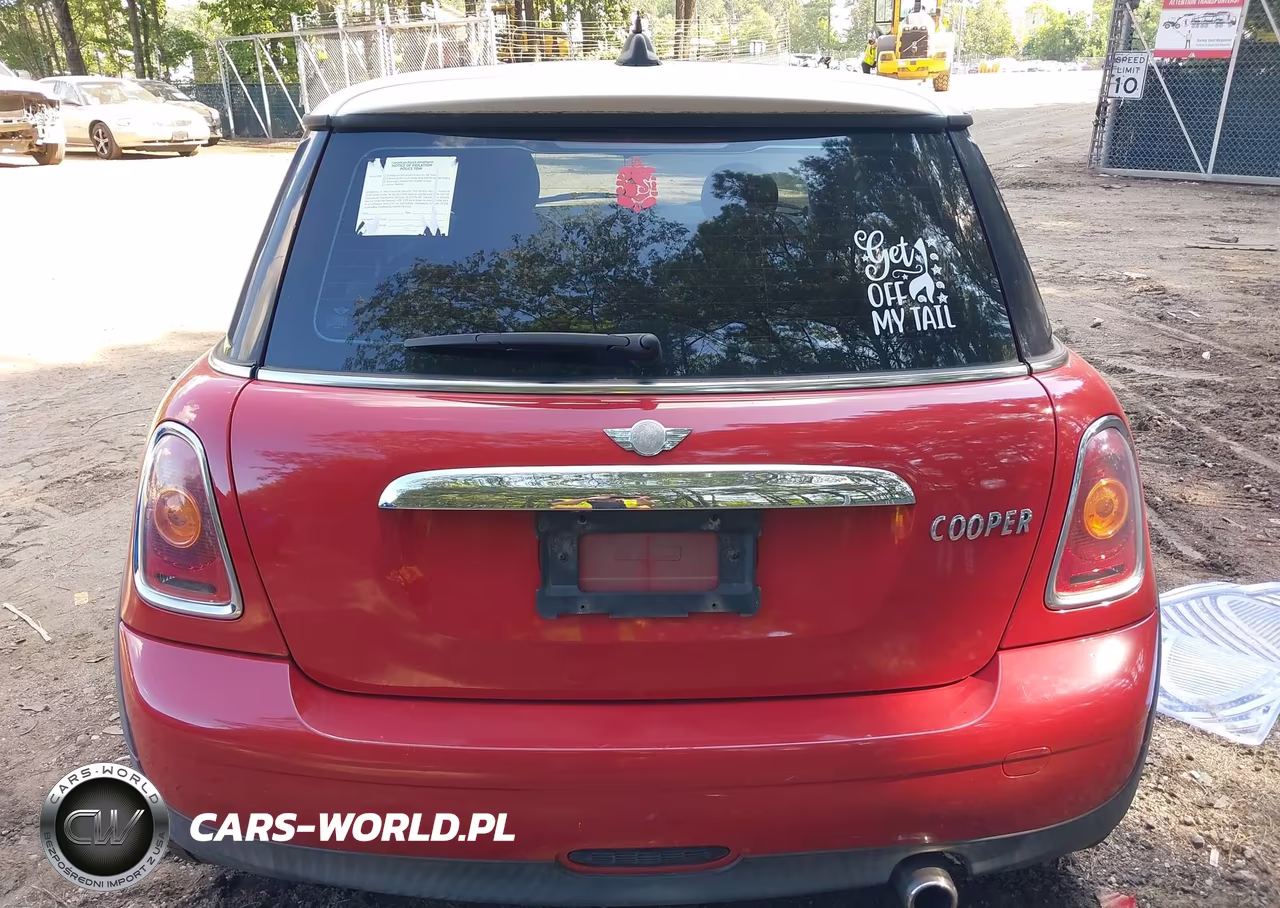 2008 Mini Cooper Hardtop VIN:WMWMF33518TT59891 - 16
