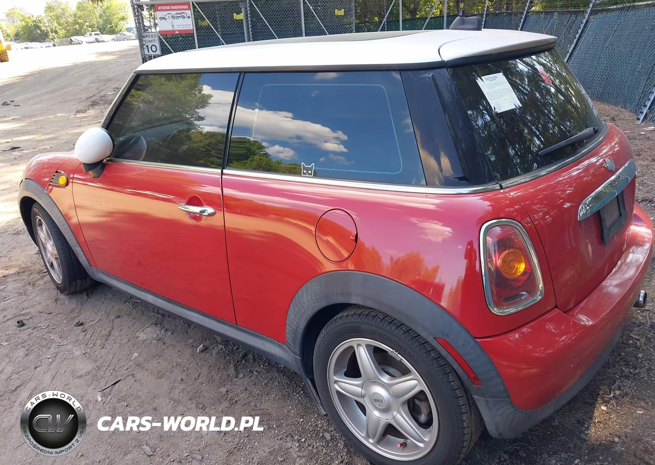2008 Mini Cooper Hardtop VIN:WMWMF33518TT59891 - 3