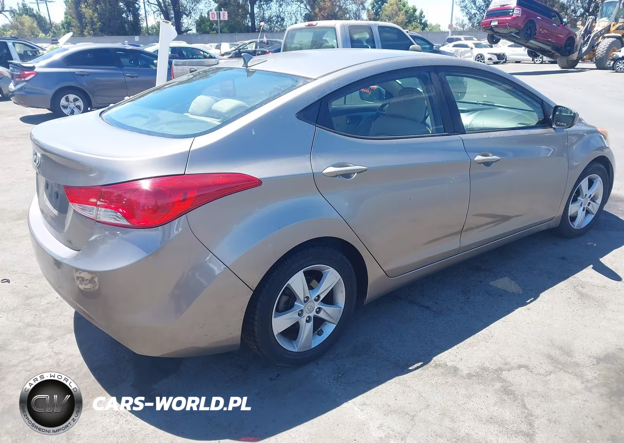 2013 Hyundai Elantra Gls VIN:5NPDH4AEXDH254481 - 4