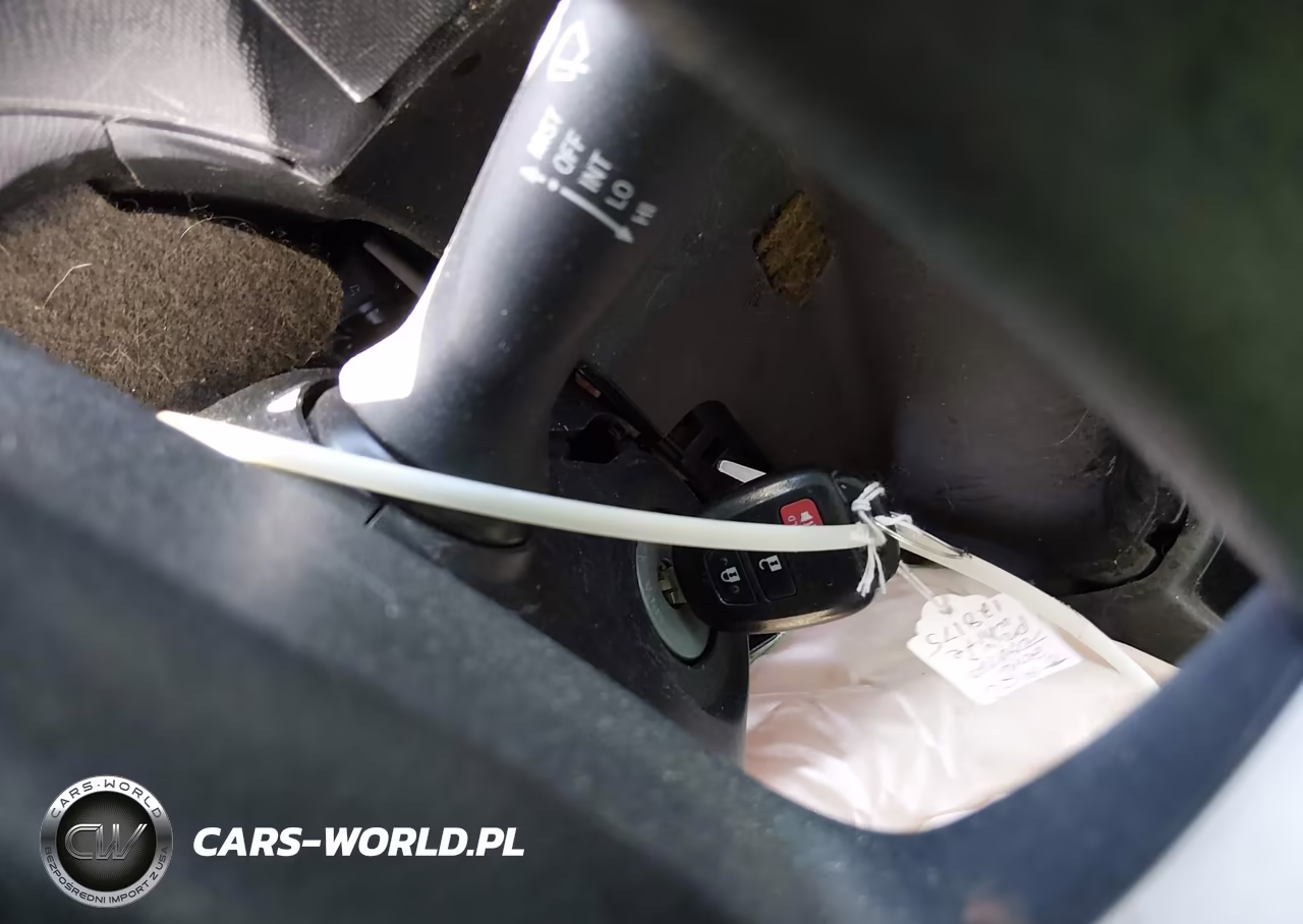 2016 Toyota Prius C One VIN:JTDKDTB31G1128175 - 11
