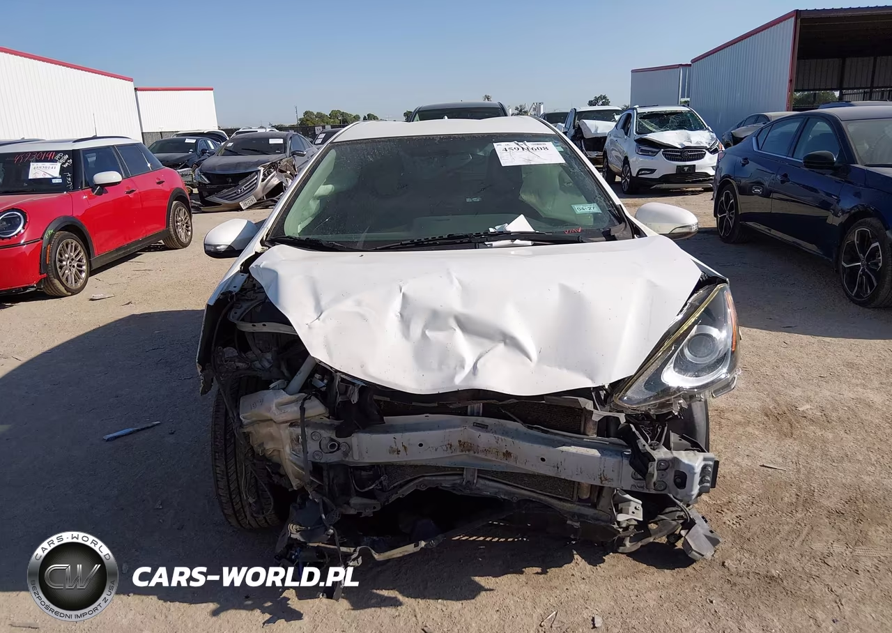 2016 Toyota Prius C One VIN:JTDKDTB31G1128175 - 13