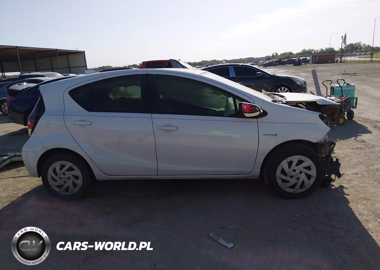 2016 Toyota Prius C One VIN:JTDKDTB31G1128175 - 14