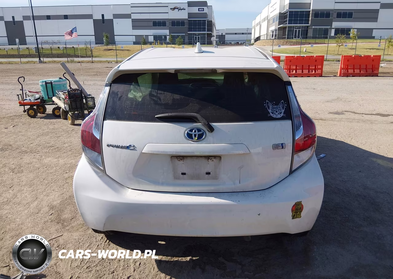 2016 Toyota Prius C One VIN:JTDKDTB31G1128175 - 17