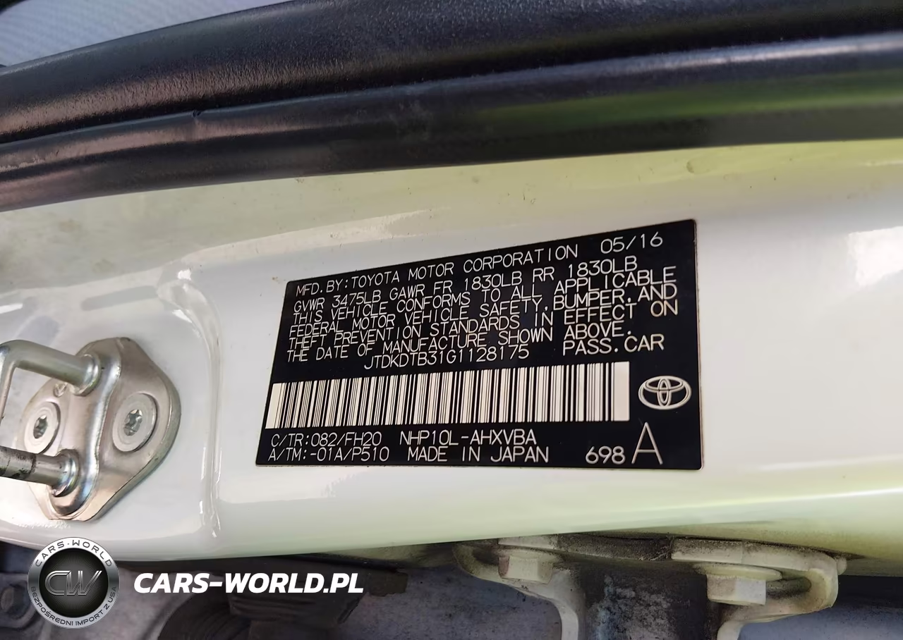 2016 Toyota Prius C One VIN:JTDKDTB31G1128175 - 9