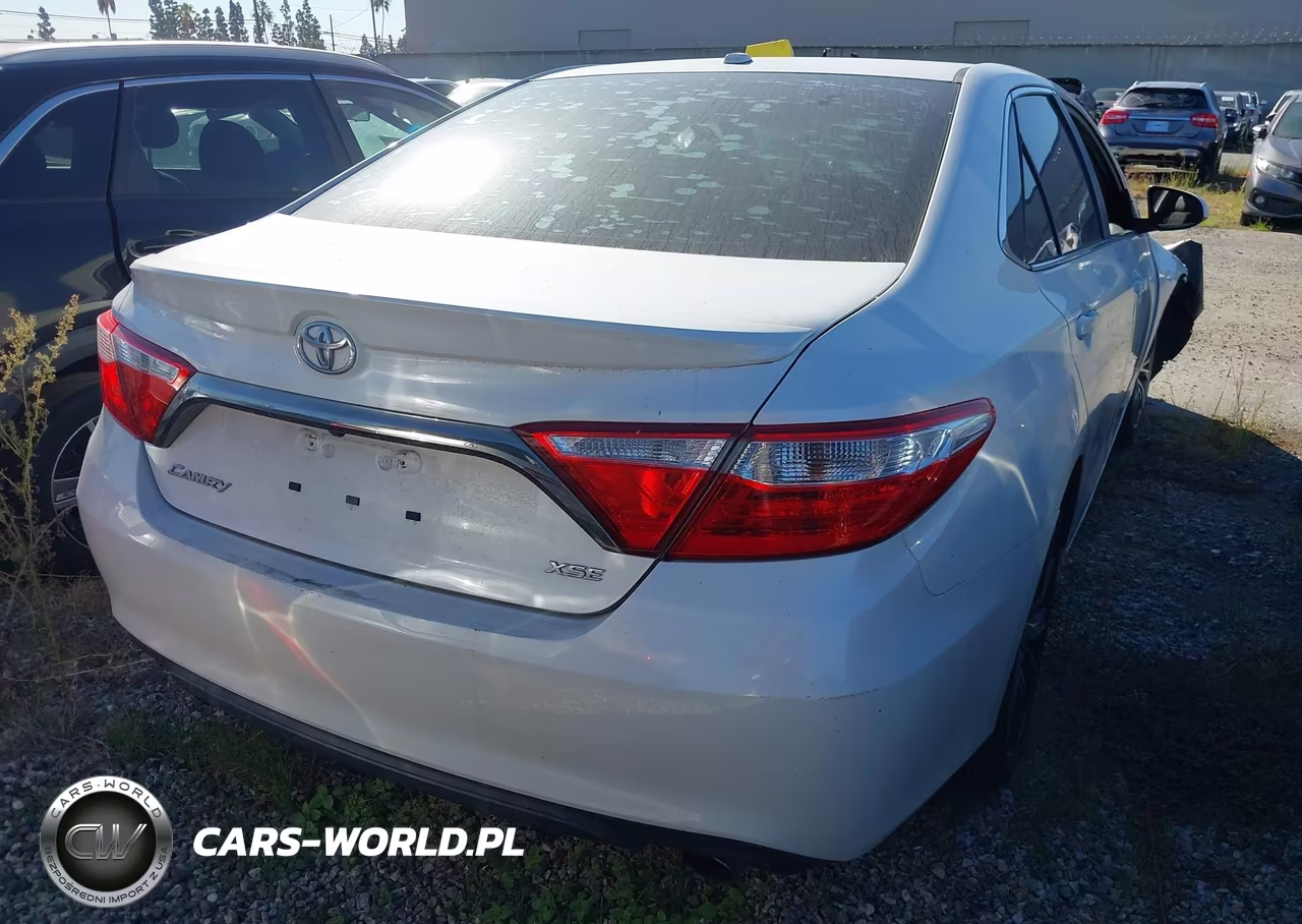2017 Toyota Camry Xse VIN:4T1BF1FK9HU416585 - 16