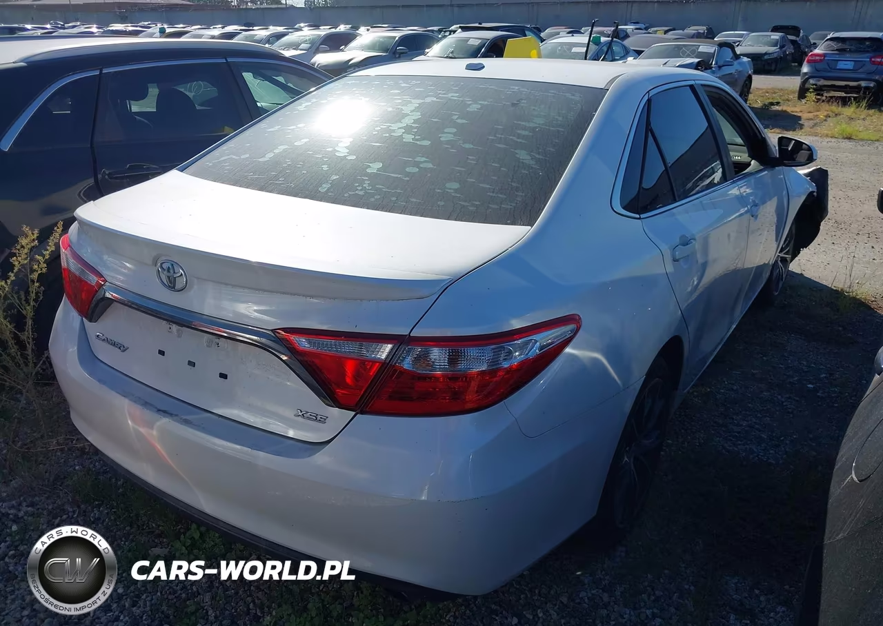 2017 Toyota Camry Xse VIN:4T1BF1FK9HU416585 - 4