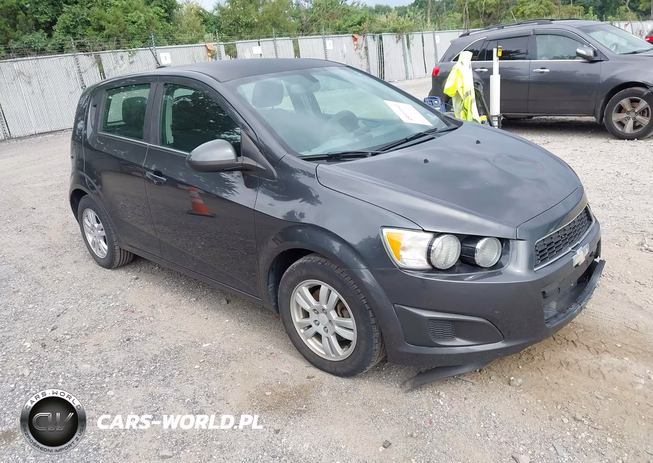 2016 Chevrolet Sonic Lt Auto – zdjęcie 1 z 12