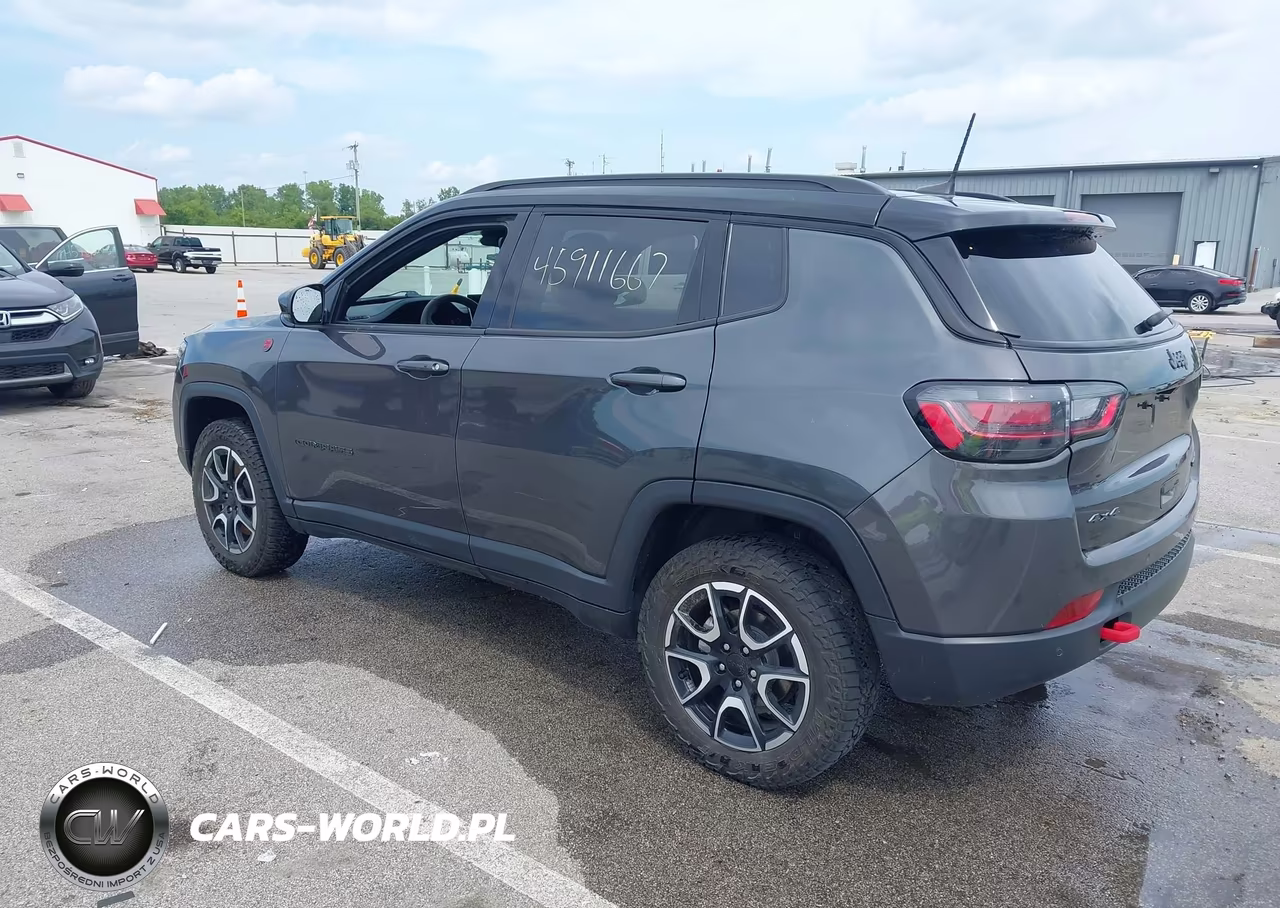 2024 Jeep Compass Trailhawk 4X4 VIN:3C4NJDDN4RT168398 - 3