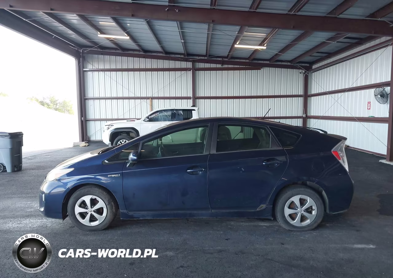 2013 Toyota Prius Two VIN:JTDKN3DU6D0351736 - 14